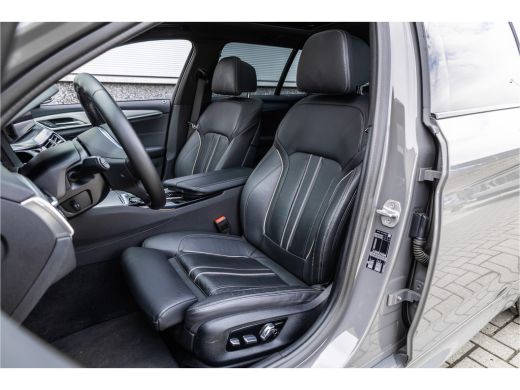 BMW 5 Serie Touring 530i High Executive M-Sport 20inch / Bernina Grau / Pano / Camera / Laser ActivLease financial lease