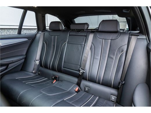 BMW 5 Serie Touring 530i High Executive M-Sport 20inch / Bernina Grau / Pano / Camera / Laser ActivLease financial lease