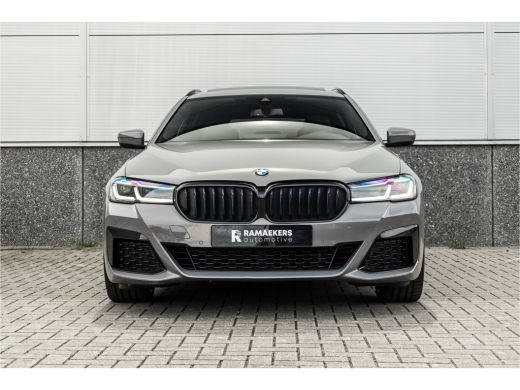 BMW 5 Serie Touring 530i High Executive M-Sport 20inch / Bernina Grau / Pano / Camera / Laser ActivLease financial lease