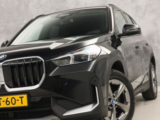 BMW X1 xDrive25e Sport Automaat 245Pk (APPLE CARPLAY, HEAD-UP DISPLAY, 360 CAMERA, GETINT GLAS, LEDER, S... ActivLease financial lease