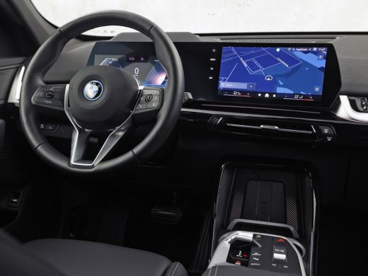 BMW X1 xDrive25e Sport Automaat 245Pk (APPLE CARPLAY, HEAD-UP DISPLAY, 360 CAMERA, GETINT GLAS, LEDER, S... ActivLease financial lease