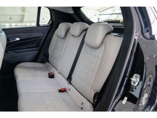 Fiat 600 1.2 Hybrid La Prima | Camera | Lederen Bekleding | Stoelverwarming | Navigatie | Climate Controle... ActivLease financial lease