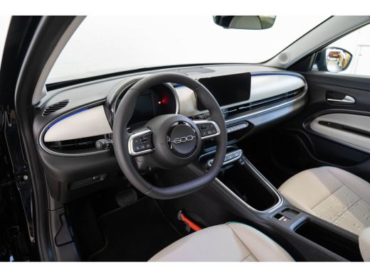 Fiat 600 1.2 Hybrid La Prima | Camera | Lederen Bekleding | Stoelverwarming | Navigatie | Climate Controle... ActivLease financial lease
