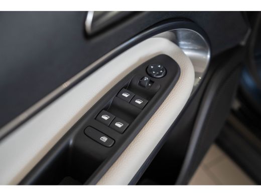 Fiat 600 1.2 Hybrid La Prima | Camera | Lederen Bekleding | Stoelverwarming | Navigatie | Climate Controle... ActivLease financial lease