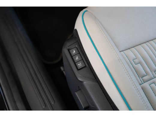 Fiat 600 1.2 Hybrid La Prima | Camera | Lederen Bekleding | Stoelverwarming | Navigatie | Climate Controle... ActivLease financial lease