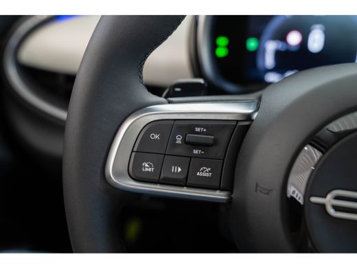 Fiat 600 1.2 Hybrid La Prima | Camera | Lederen Bekleding | Stoelverwarming | Navigatie | Climate Controle... ActivLease financial lease