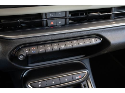 Fiat 600 1.2 Hybrid La Prima | Camera | Lederen Bekleding | Stoelverwarming | Navigatie | Climate Controle... ActivLease financial lease