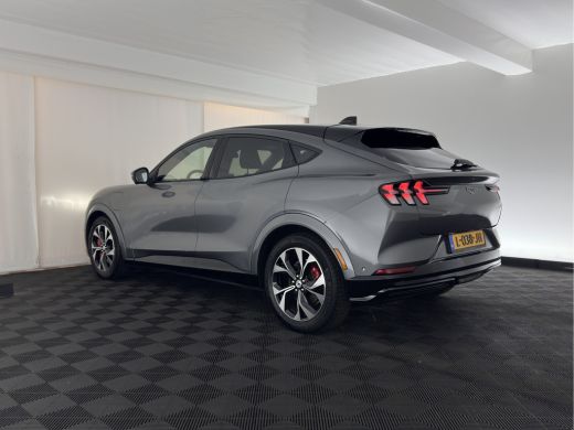 Ford Mustang Mach-E Mach-E Extended First Edition AWD 98 kWh [3-Fase-11kW] {SoH-92%} (INCL-BTW) *PANO | LEATHER | FUL... ActivLease financial lease