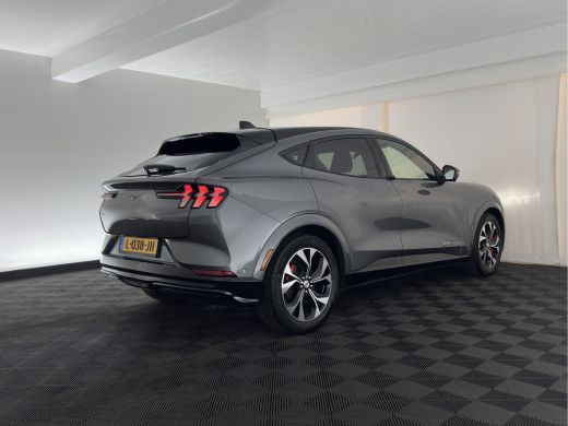 Ford Mustang Mach-E Mach-E Extended First Edition AWD 98 kWh [3-Fase-11kW] {SoH-92%} (INCL-BTW) *PANO | LEATHER | FUL... ActivLease financial lease