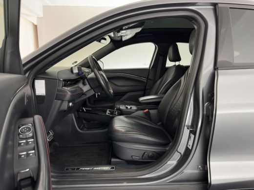 Ford Mustang Mach-E Mach-E Extended First Edition AWD 98 kWh [3-Fase-11kW] {SoH-92%} (INCL-BTW) *PANO | LEATHER | FUL... ActivLease financial lease
