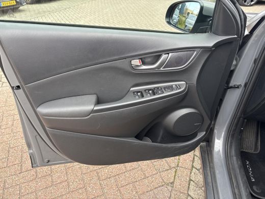 Hyundai Kona EV Premium 64 kWh | SOH 100% | Warmtepomp  | Leder | Rijklaarprijs! ActivLease financial lease