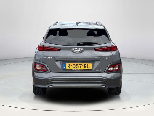 Hyundai Kona EV Premium 64 kWh | SOH 100% | Warmtepomp  | Leder | Rijklaarprijs! ActivLease financial lease