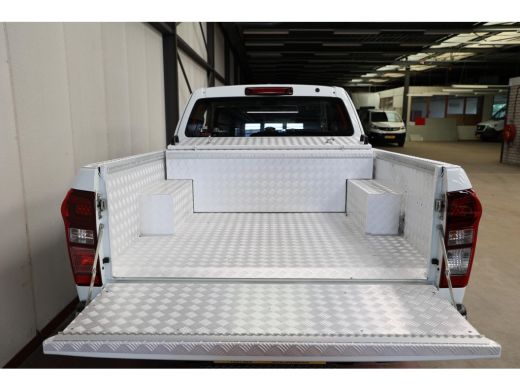 Isuzu D-Max 1.9 Extended Cab AUTOMAAT 3500KG TREKHAAK EURO 6 ActivLease financial lease