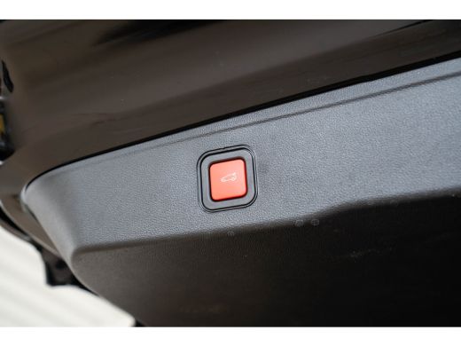 Jeep Avenger Summit 54 kWh | Tot 8 Jaar Garantie | SOH 98% | Warmtepomp | Schuif-Kanteldak | Navigatie | Camer... ActivLease financial lease