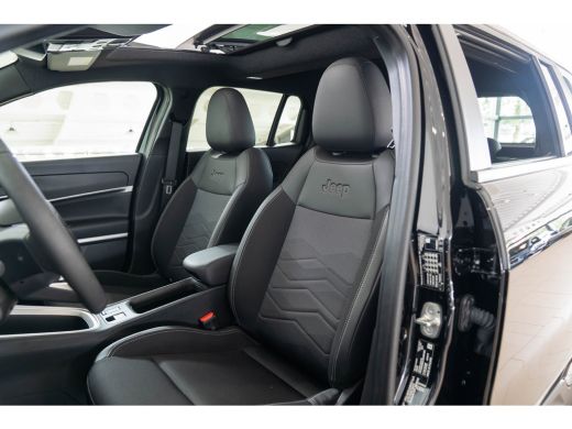 Jeep Avenger Summit 54 kWh | Tot 8 Jaar Garantie | SOH 98% | Warmtepomp | Schuif-Kanteldak | Navigatie | Camer... ActivLease financial lease