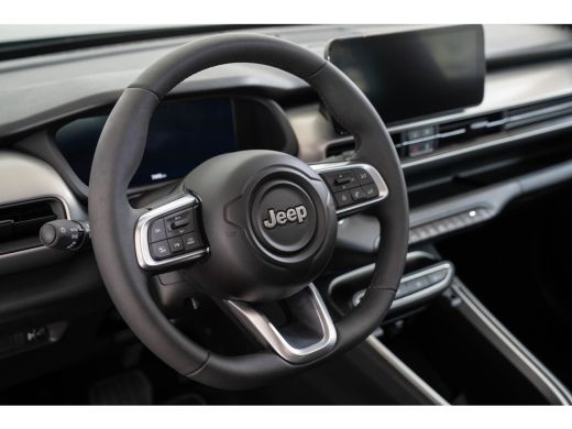 Jeep Avenger Summit 54 kWh | Tot 8 Jaar Garantie | SOH 98% | Warmtepomp | Schuif-Kanteldak | Navigatie | Camer... ActivLease financial lease