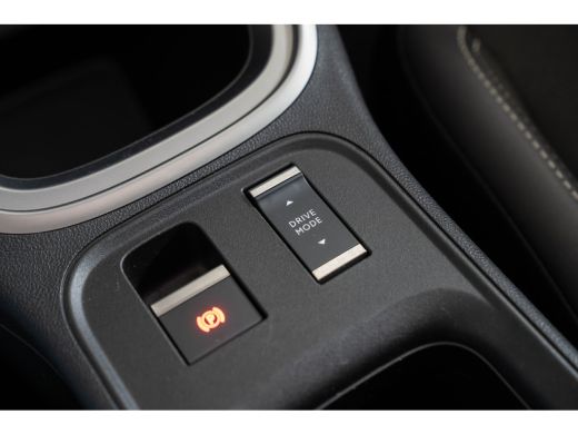Jeep Avenger Summit 54 kWh | Tot 8 Jaar Garantie | SOH 98% | Warmtepomp | Schuif-Kanteldak | Navigatie | Camer... ActivLease financial lease