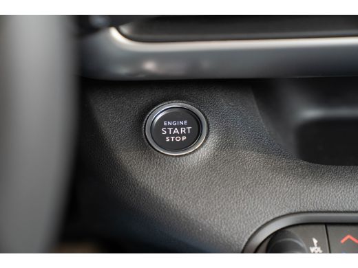 Jeep Avenger Summit 54 kWh | Tot 8 Jaar Garantie | SOH 98% | Warmtepomp | Schuif-Kanteldak | Navigatie | Camer... ActivLease financial lease