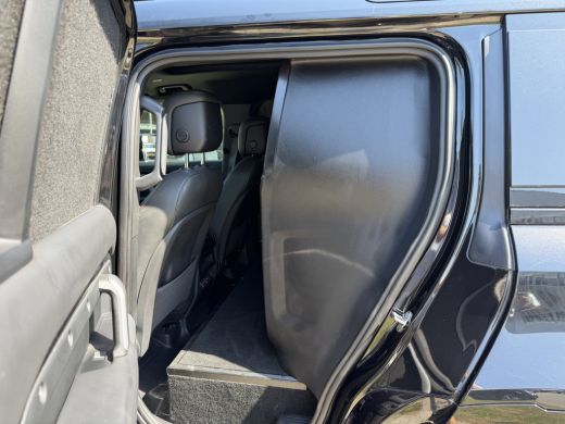 Land Rover Defender Hard Top 3.0 D300 110 MHEV X-Dynamic HSE Luchtvering ActivLease financial lease