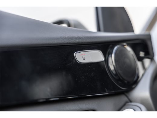 Mercedes-Benz GLC 300e 4MATIC Camera / Leder / Led / Chroom ActivLease financial lease