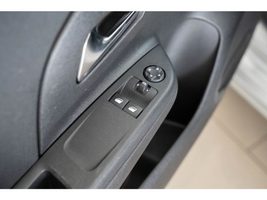 Opel Corsa 1.2 Turbo 100PK Edition | Parkeersensoren | Apple Carplay & Android Auto | Lichtmetalen velgen | ... ActivLease financial lease