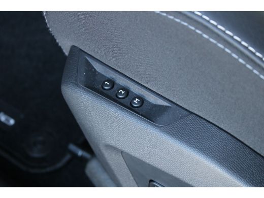 Opel Grandland 1.6 Turbo Plug-in-Hybrid Business Edition | Tot 8 jaar garantie | Schuif-kanteldak | Focal Audio ... ActivLease financial lease