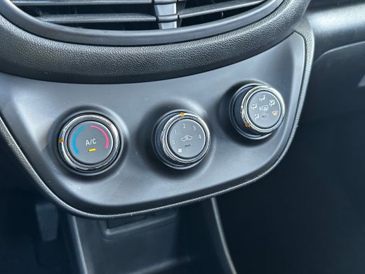 Opel KARL 1.0 120 Jaar Edition | PARKEERSENSOREN ACHTER| MISTLAMPEN| 15" LM-VELGEN| CRUISE CONTROL| AIRCO| ... ActivLease financial lease