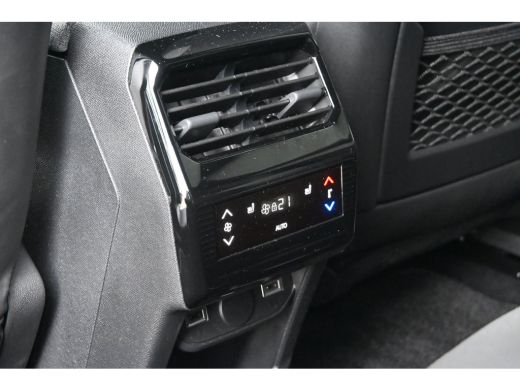 Peugeot e-5008 GT Avantage 73 kWh 7p Tot 8 Jaar Garantie! 98%SOH! | Elektr. Massagestoelen | Adaptive Cruise | D... ActivLease financial lease