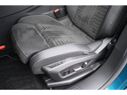 Peugeot e-5008 GT Avantage 73 kWh 7p Tot 8 Jaar Garantie! 98%SOH! | Elektr. Massagestoelen | Adaptive Cruise | D... ActivLease financial lease