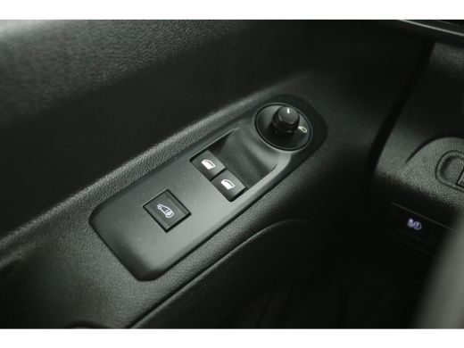 Peugeot Partner Elektrisch 50 kWh L2 | Snelladen | SOH 98% | Airco | Cruise | Carplay | Navi | Trekhaak | Parkeer... ActivLease financial lease
