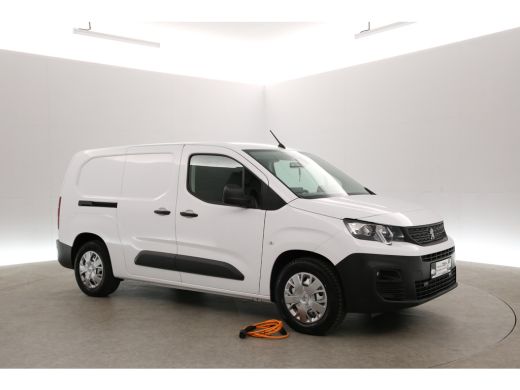 Peugeot Partner Elektrisch 50 kWh L2 | Snelladen | SOH 98% | Airco | Cruise | Carplay | Navi | Trekhaak | Parkeer... ActivLease financial lease