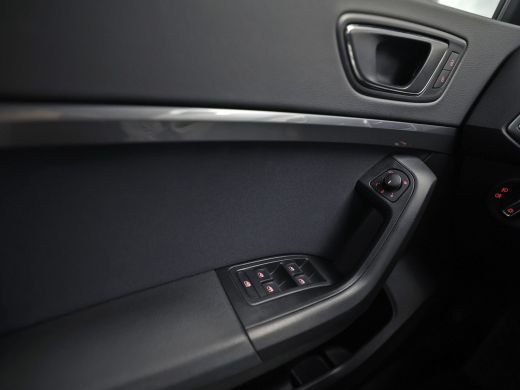 Seat Ateca 1.0 EcoTSI Business Sport (GROOT NAVI, APPLE CARPLAY, CAMERA, GETINT GLAS, LM VELGEN, CLIMATE, AU... ActivLease financial lease