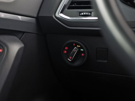 Seat Ateca 1.0 EcoTSI Business Sport (GROOT NAVI, APPLE CARPLAY, CAMERA, GETINT GLAS, LM VELGEN, CLIMATE, AU... ActivLease financial lease