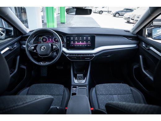 Skoda Octavia Combi 1.4 TSI iV PHEV Business Edition SOH 87% | Cruise control | Metaalkleur | Parkeersensor voor ActivLease financial lease