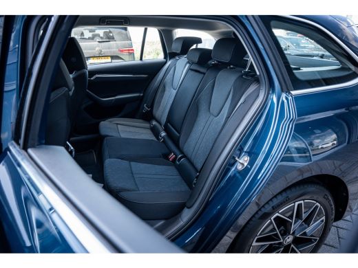 Skoda Octavia Combi 1.4 TSI iV PHEV Business Edition SOH 87% | Cruise control | Metaalkleur | Parkeersensor voor ActivLease financial lease
