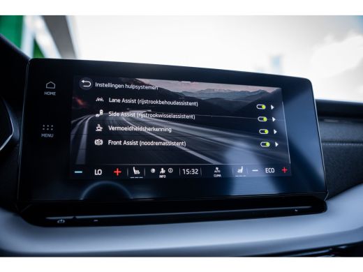 Skoda Octavia Combi 1.4 TSI iV PHEV Business Edition SOH 87% | Cruise control | Metaalkleur | Parkeersensor voor ActivLease financial lease