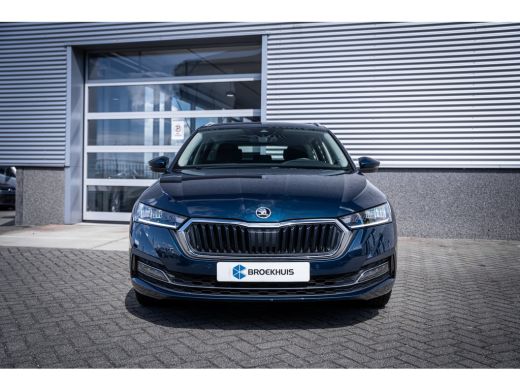Skoda Octavia Combi 1.4 TSI iV PHEV Business Edition SOH 87% | Cruise control | Metaalkleur | Parkeersensor voor ActivLease financial lease