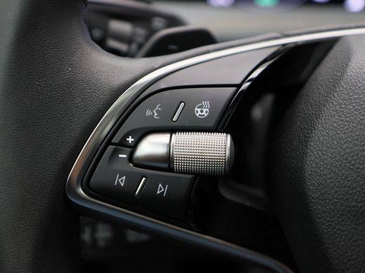Skoda Superb Combi 1.5 TSi 204 Pk PHEV Edition | Panoramadak | Stoelverwarming | Camera | Trekhaak | Adaptive ... ActivLease financial lease