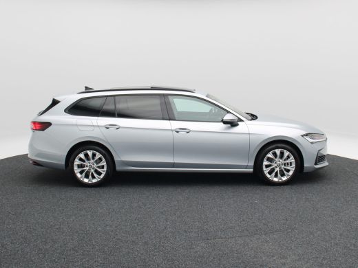 Skoda Superb Combi 1.5 TSi 204 Pk PHEV Edition | Panoramadak | Stoelverwarming | Camera | Trekhaak | Adaptive ... ActivLease financial lease