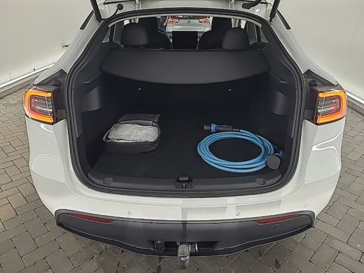 Tesla Model Y Long Range AWD 75 kWh | Trekhaak met afneembare kogel | Panoramisch Dak | Dodehoek detectie | Ele... ActivLease financial lease