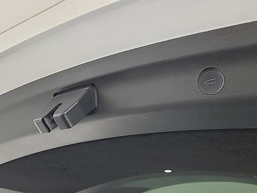Tesla Model Y Long Range AWD 75 kWh | Trekhaak met afneembare kogel | Panoramisch Dak | Dodehoek detectie | Ele... ActivLease financial lease