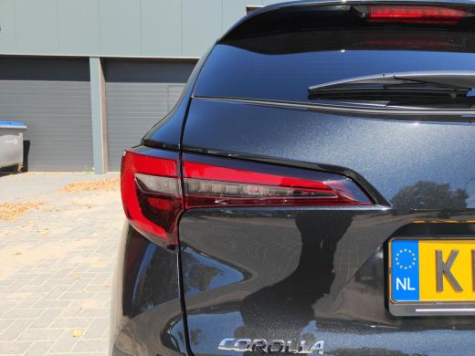 Toyota Corolla Touring Sports Hybrid 140 Dynamic ActivLease financial lease