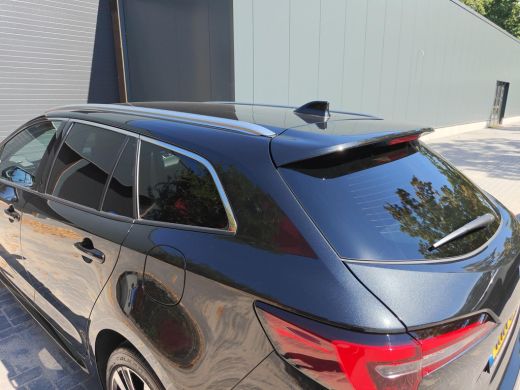 Toyota Corolla Touring Sports Hybrid 140 Dynamic ActivLease financial lease