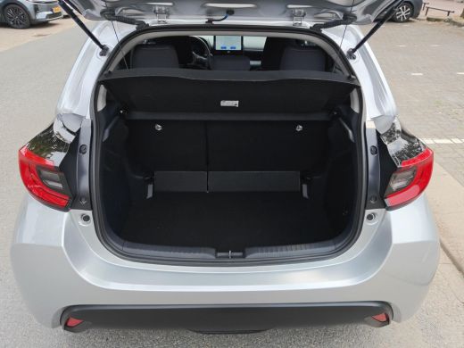 Toyota Yaris 1.5 Hybrid 115 Dynamic ActivLease financial lease