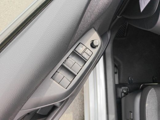 Toyota Yaris 1.5 Hybrid 115 Dynamic ActivLease financial lease