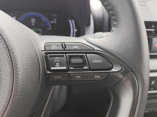 Toyota Yaris 1.5 Hybrid 115 Dynamic ActivLease financial lease