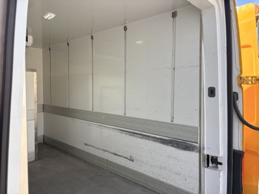 Volkswagen Crafter e-Crafter 36kWh 136PK Elektrisch Koelwagen Zanotti Nachtkoeling LED Climate Control Cruise Contro... ActivLease financial lease