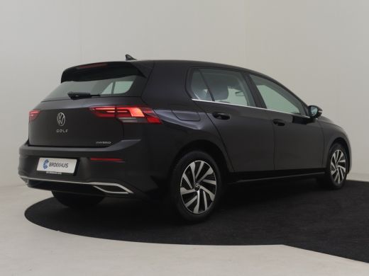 Volkswagen Golf 1.4 eHybrid Style 204pk DSG/AUTO l Camera l Elektr. Stoel incl geheugen & Massage l Adapt. Cr Con... ActivLease financial lease
