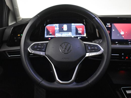 Volkswagen Golf 1.4 eHybrid Style 204pk DSG/AUTO l Camera l Elektr. Stoel incl geheugen & Massage l Adapt. Cr Con... ActivLease financial lease