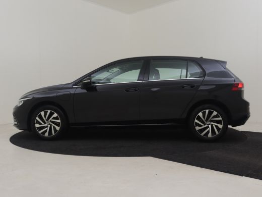 Volkswagen Golf 1.4 eHybrid Style 204pk DSG/AUTO l Camera l Elektr. Stoel incl geheugen & Massage l Adapt. Cr Con... ActivLease financial lease